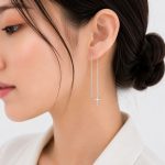 گوشواره بخیه‌ای زنانه طرح صلیب نقره‌ای THR-1015