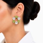 گوشواره میناکاری حلقه‌ای طرح گل سبز و سفید کد GAB-020 - تصویر 2