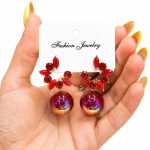 گوشواره آبرنگی نگین‌دار قرمز مدل آویز گوی کد GAB-038 - تصویر 3