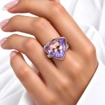 انگشتر زنانه سنگ سواروفسکی اصل بنفش کد RNG-JWL-02 - تصویر 2